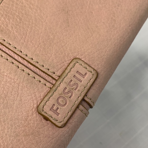 Fossil Womens Maddox  Leather Zip Around Wallet Clutch Key Hole Hardware - Picture 9 of 10